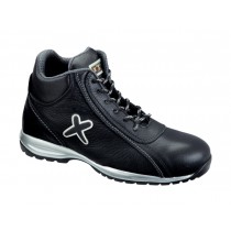 Estoril S3 HRO SRC Bocanci de protectie- piele nappa de bovina, hidrofobizata, cu element
ornamental din cauciuc; bombeu compozit; lamela nemetalica